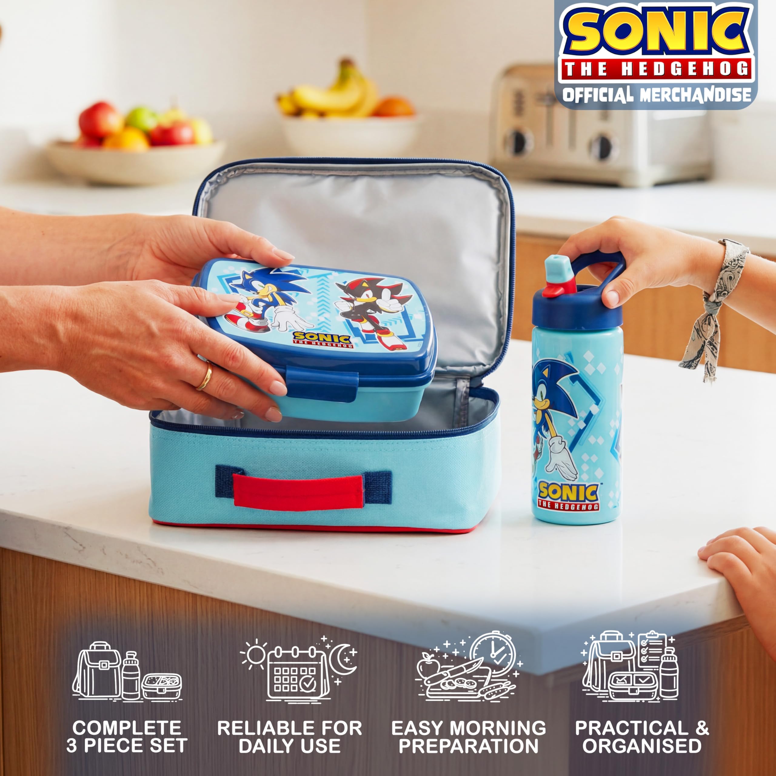 Get Trend Sonic lunchbox closed showing snap lid for secure storage benefit