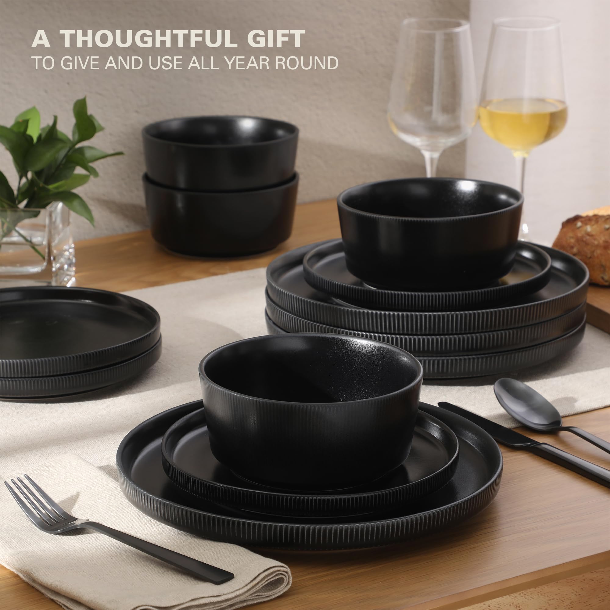Gibson Home plate in microwave showing convenient reheating and microwave-safe benefit