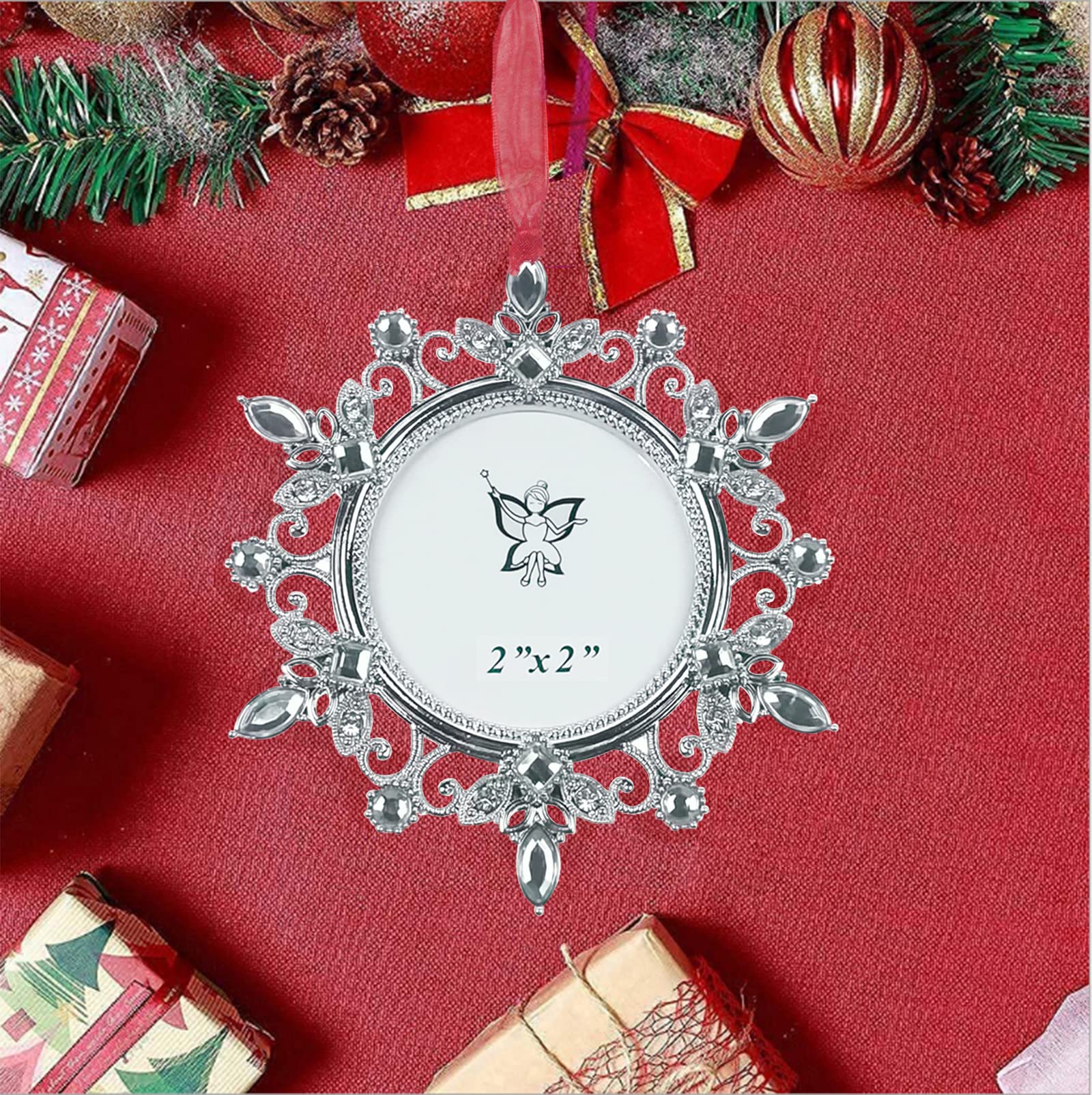 GIFTIO ornament with 2-inch photo inserted showing personalized display