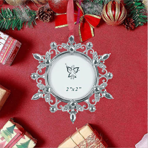 GIFTIO ornament with 2-inch photo inserted showing personalized display
