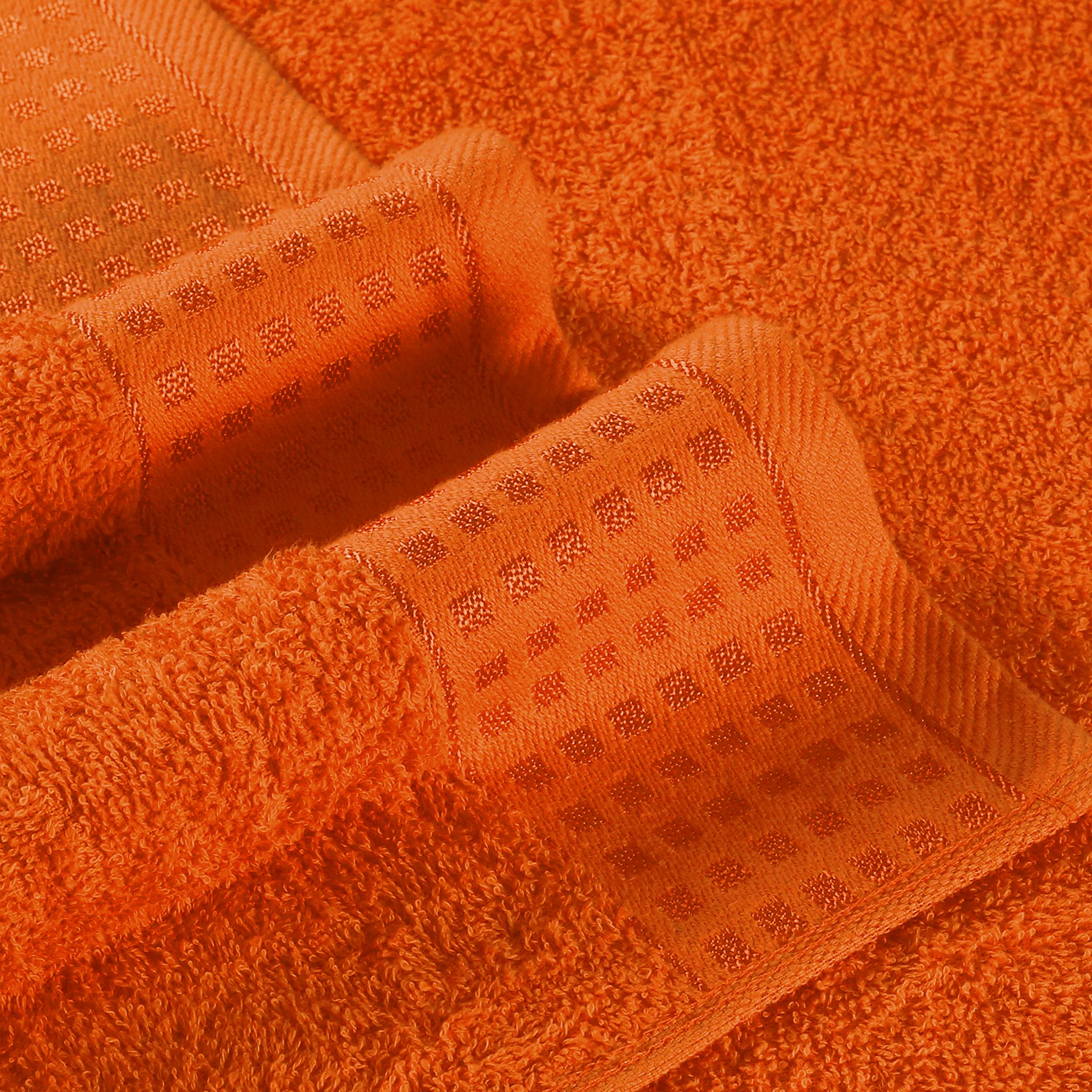 GLAMBURG bath towel spread flat to show size and absorbent cotton texture benefit