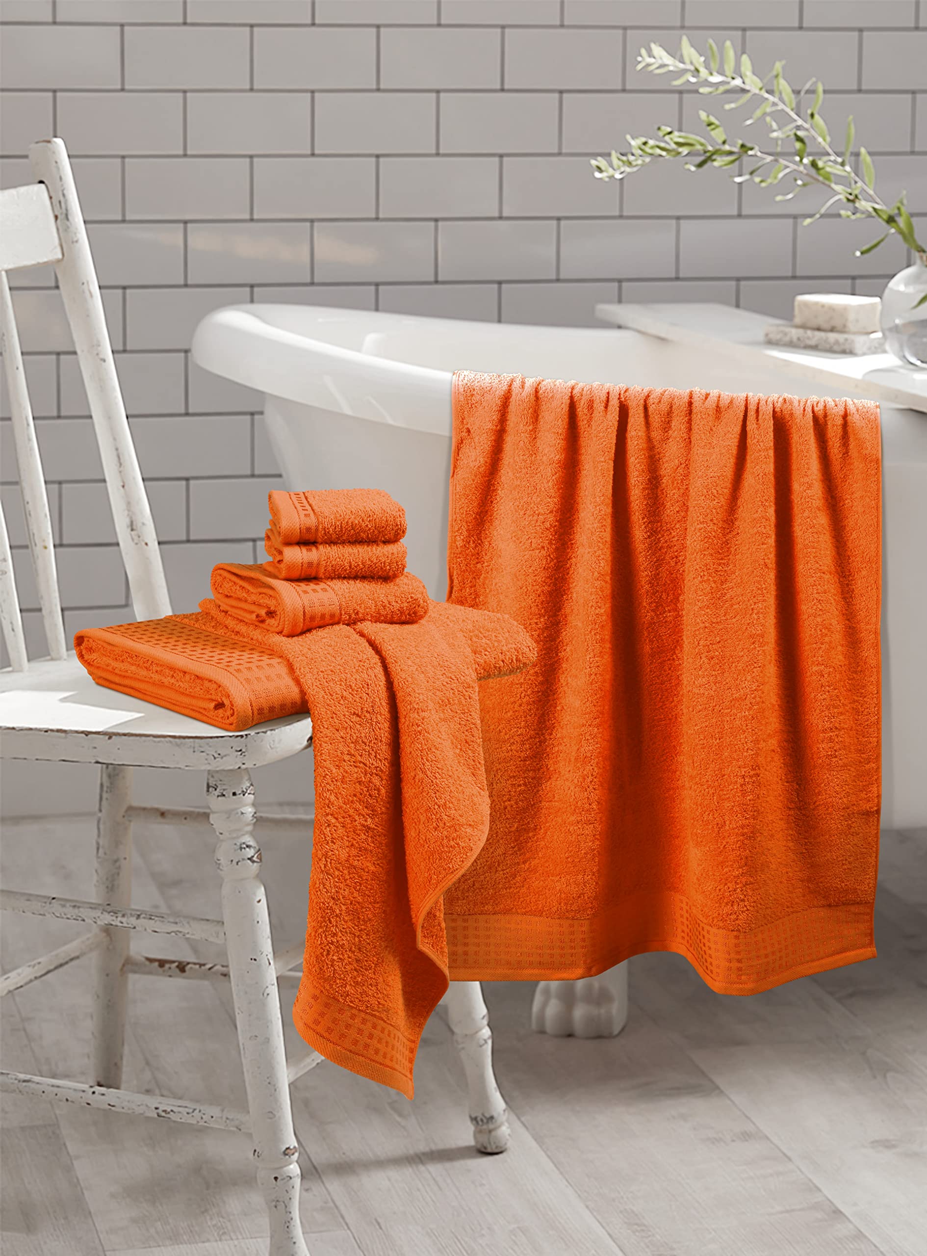 GLAMBURG hand towel folded on counter highlighting weave and quick‑dry advantage