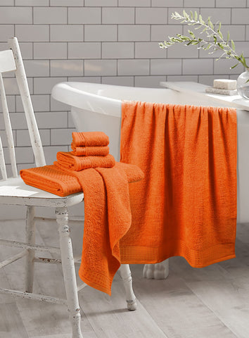 GLAMBURG hand towel folded on counter highlighting weave and quick‑dry advantage