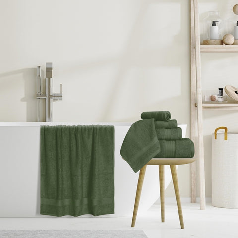 GLAMBURG set styled in a modern bathroom to show aesthetic and spa-like comfort