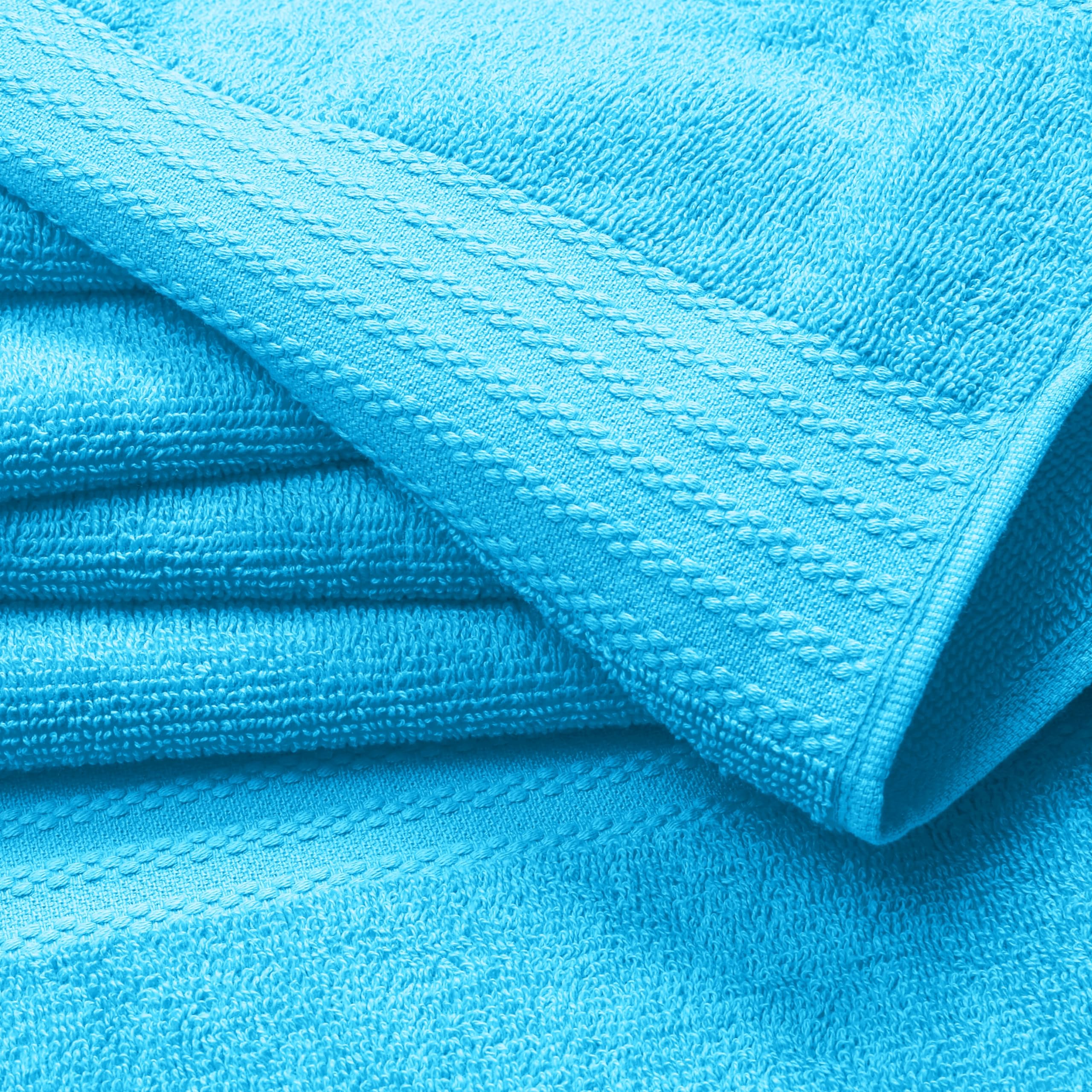GLAMBURG close-up of cotton loops highlighting soft absorbent texture