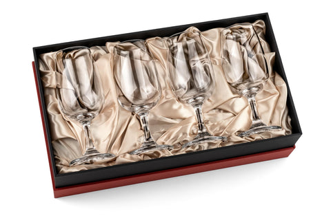 GLASSIQUE CADEAU set of four sippers on wooden table for elegant serving