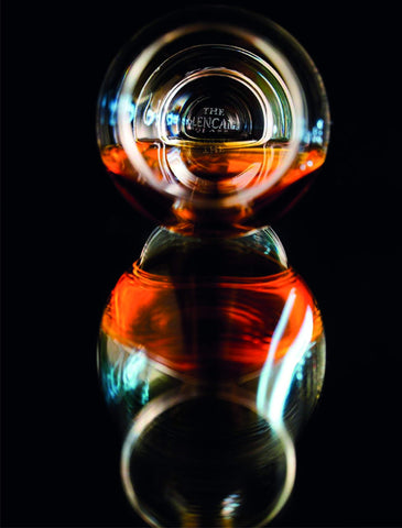 GLENCAIRN base held in hand demonstrating comfortable grip and stable sipping