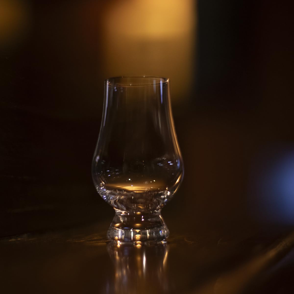 GLENCAIRN gift carton open displaying four glasses for easy gifting benefit