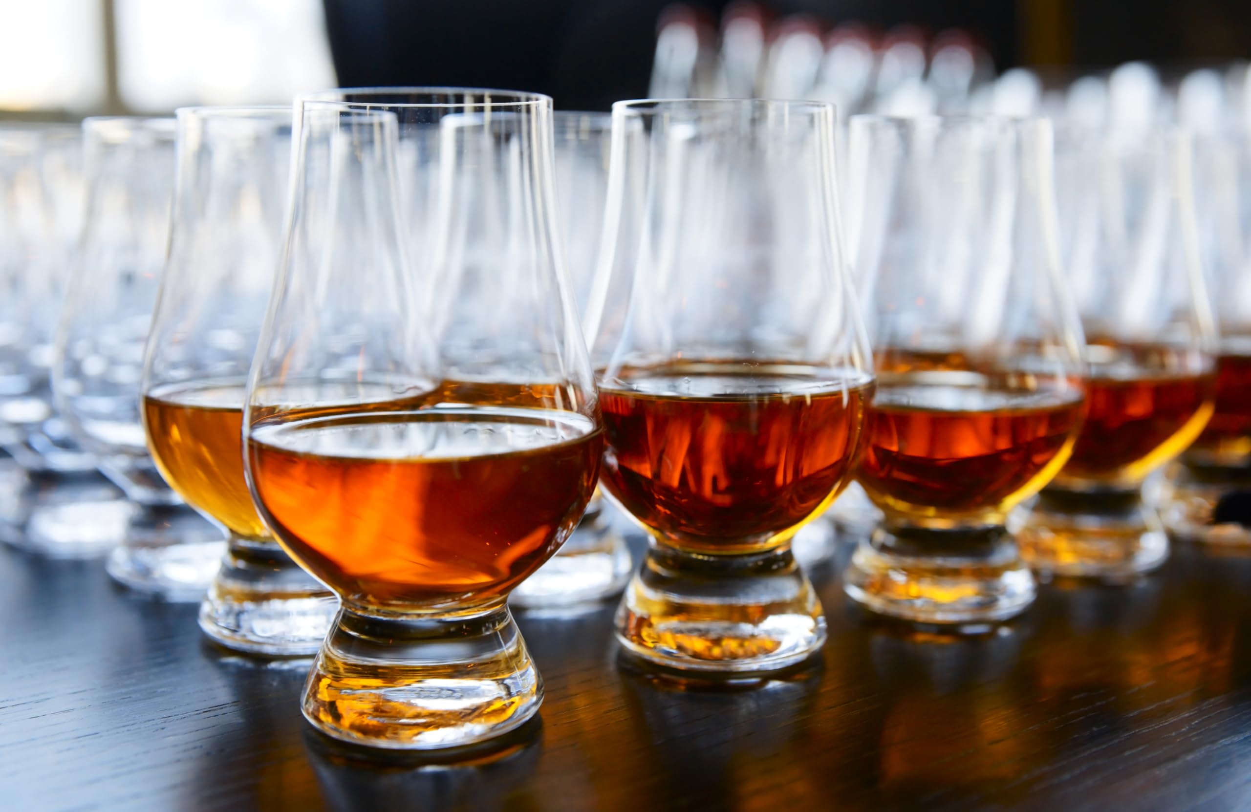 GLENCAIRN rim detail focusing on tapered mouth that concentrates aromas
