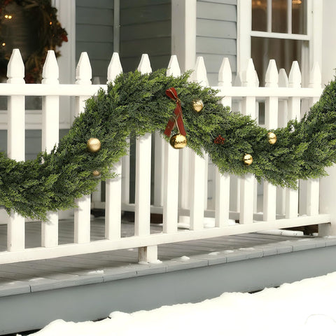 GLIDLION garland rolled for compact storage and easy reuse