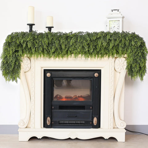 GLIDLION garland used to craft a wreath for custom decoration
