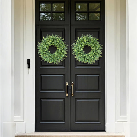 GLIDLION wreath on outdoor entry resisting wind and weather