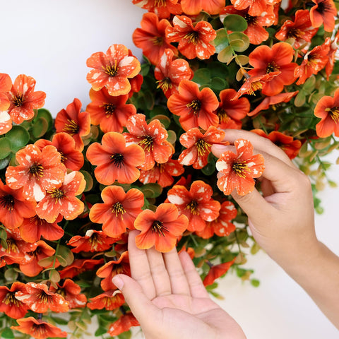 GLIDLION wreath packaged for shipping showing protective packing and safe-delivery benefit