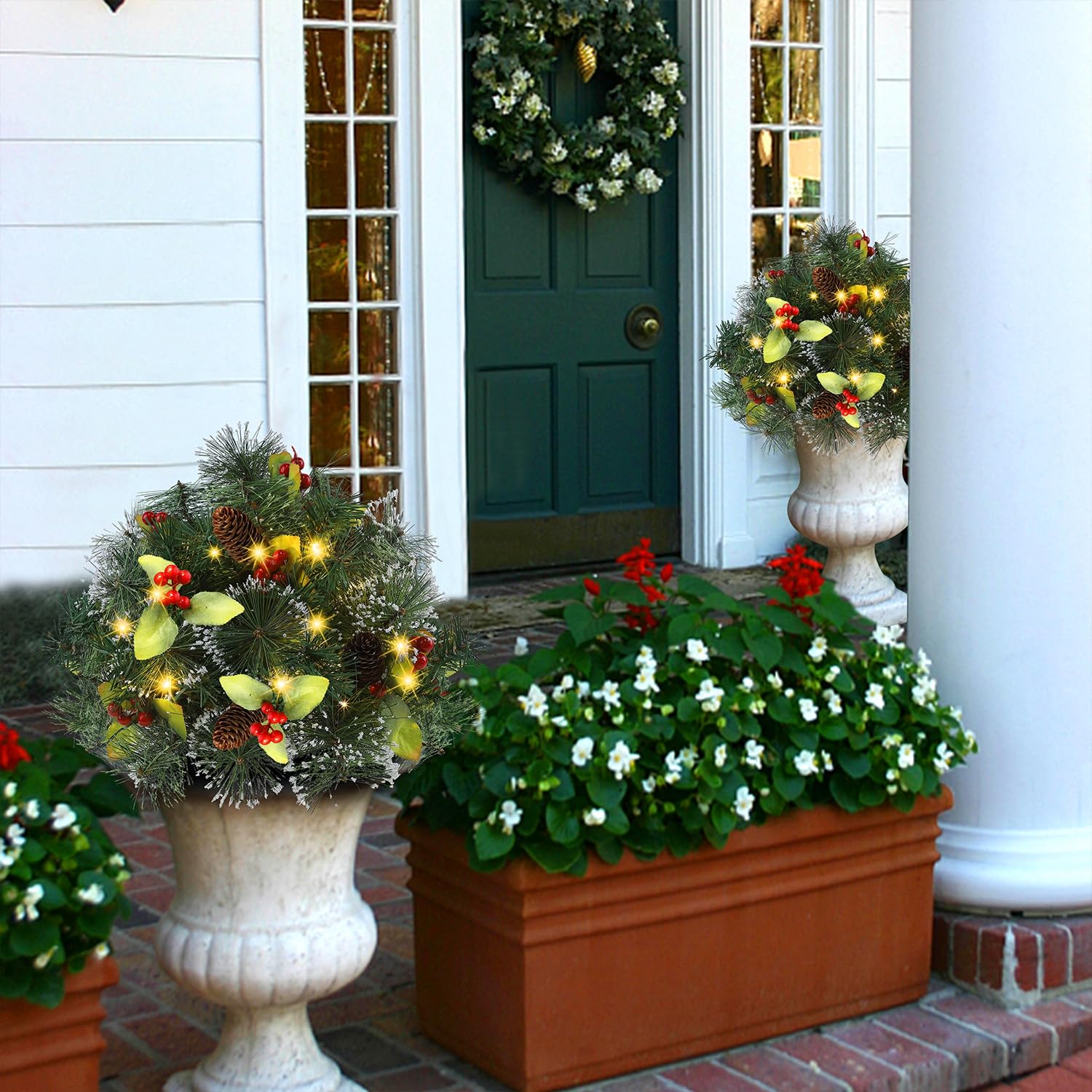 Glintoper red berries and pinecones detail creating seasonal charm