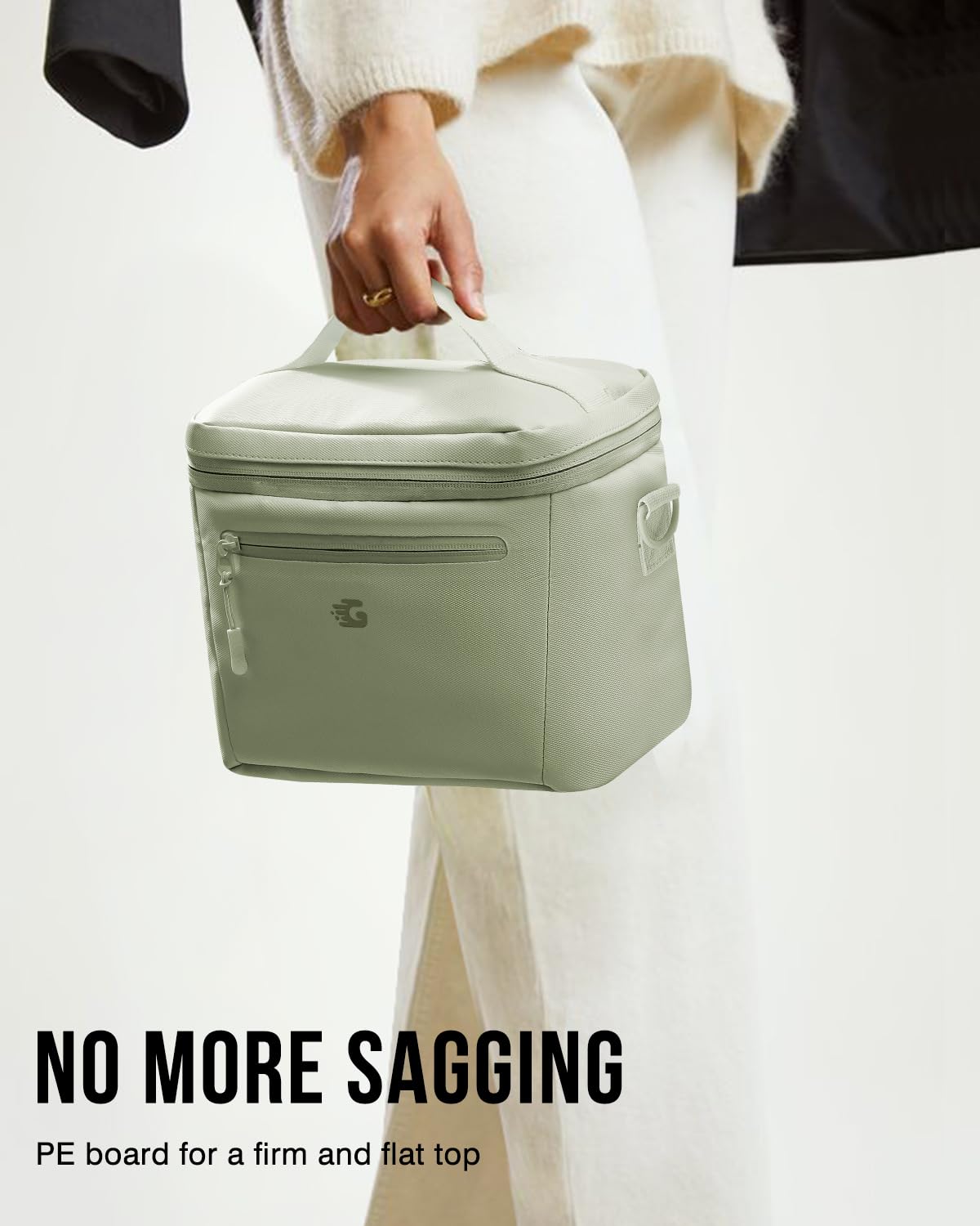 GLORIEROO lunch bag in a picnic scene highlighting stylish outdoor use