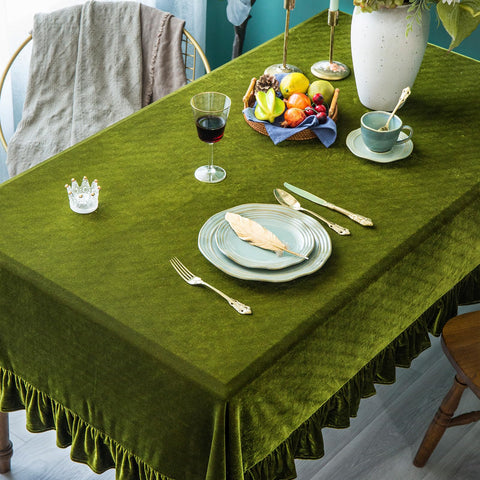 GLORY SEASON tabletop size comparison illustrating fit for oblong tables