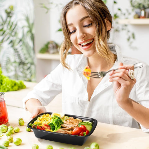 Glotoch container reheating in microwave enabling quick meal warmups