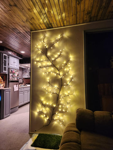 GOESWELL willow vine paired with wreath for seasonal holiday charm