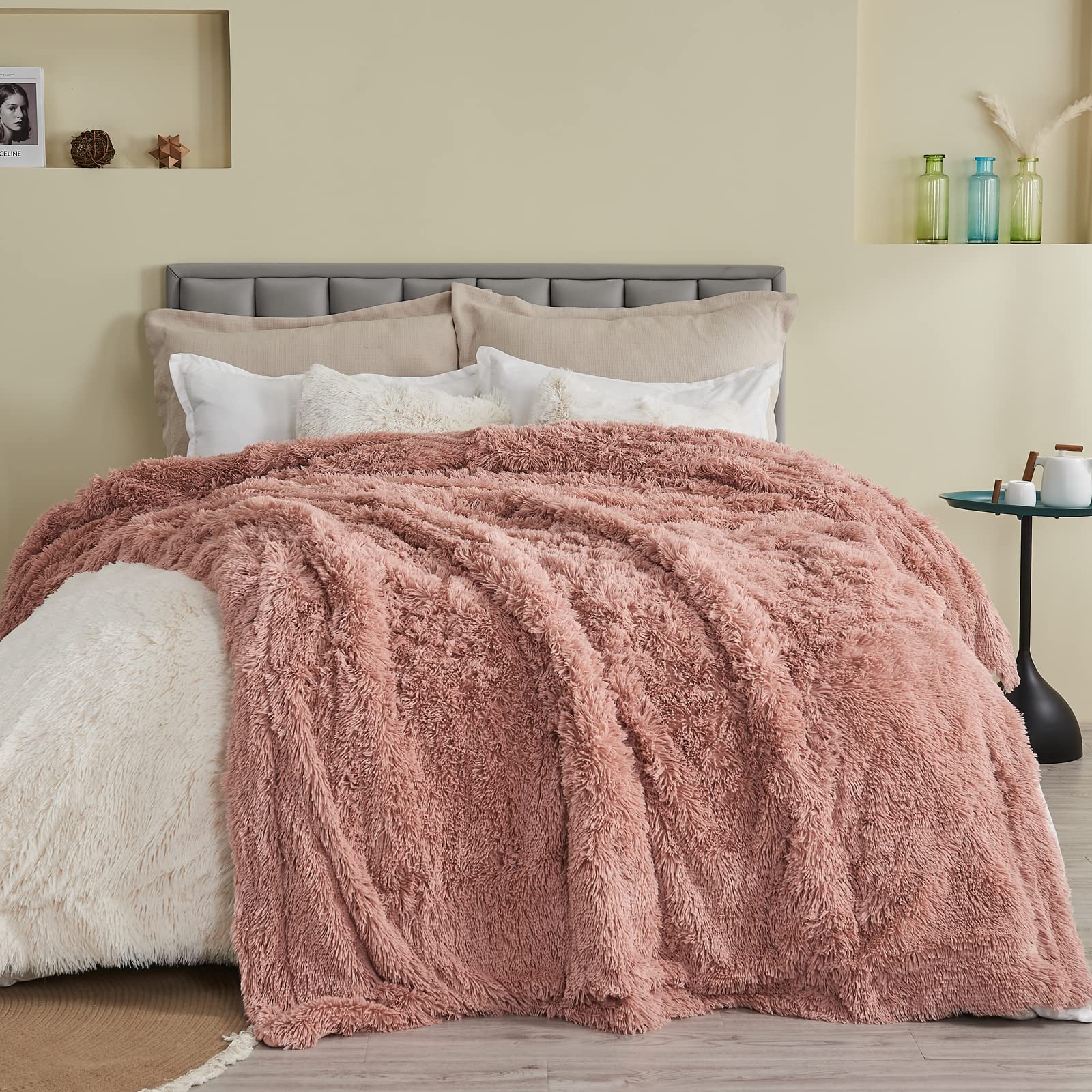GONAAP closeup faux fur texture highlighting soft, touchable pile