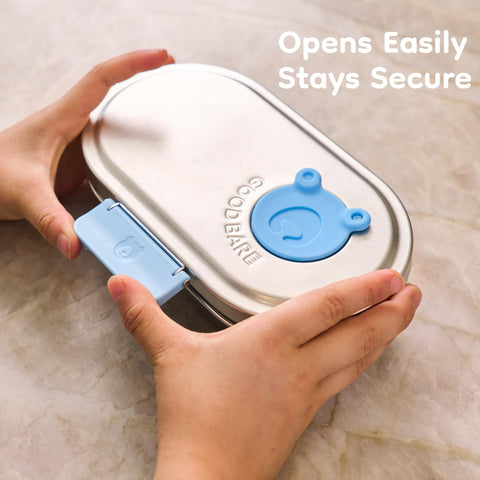 Good Bare easy-open latch detail designed for little hands and secure closure