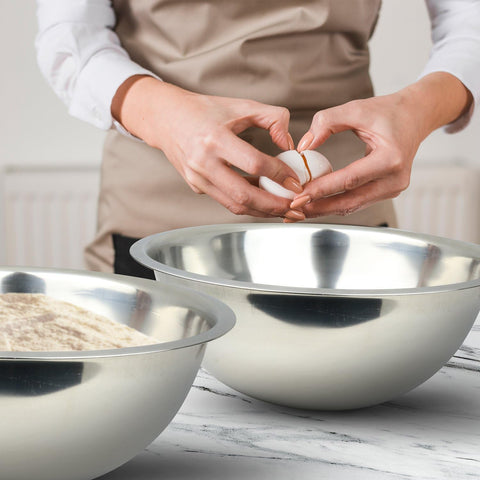 Great Credentials flat base detail showing stability to prevent tipping during mixing