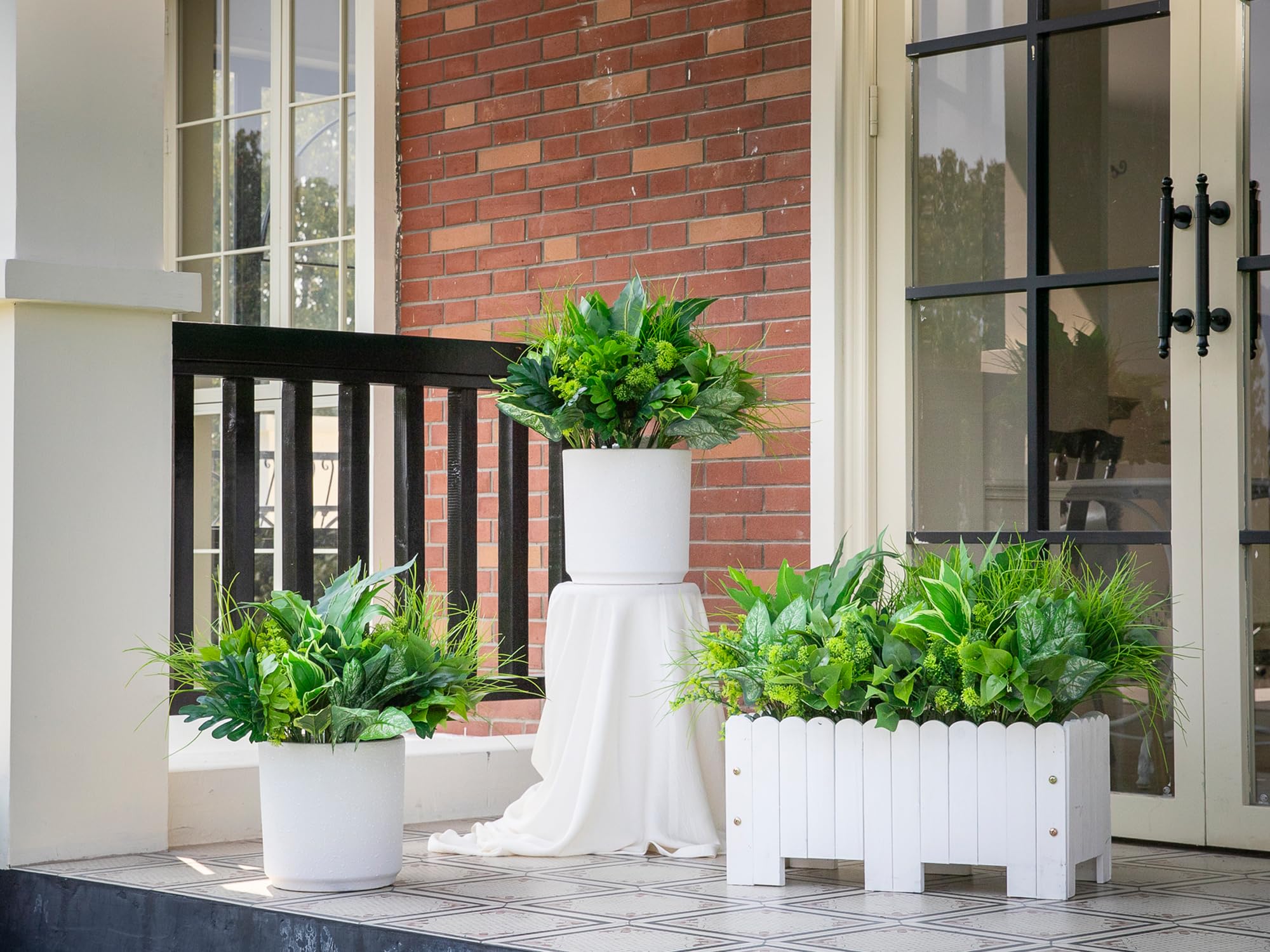 Green Moon detailed leaves and petals, lifelike outdoor appearance
