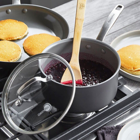 GreenPan Chatham drip-free rim side view for easy pouring