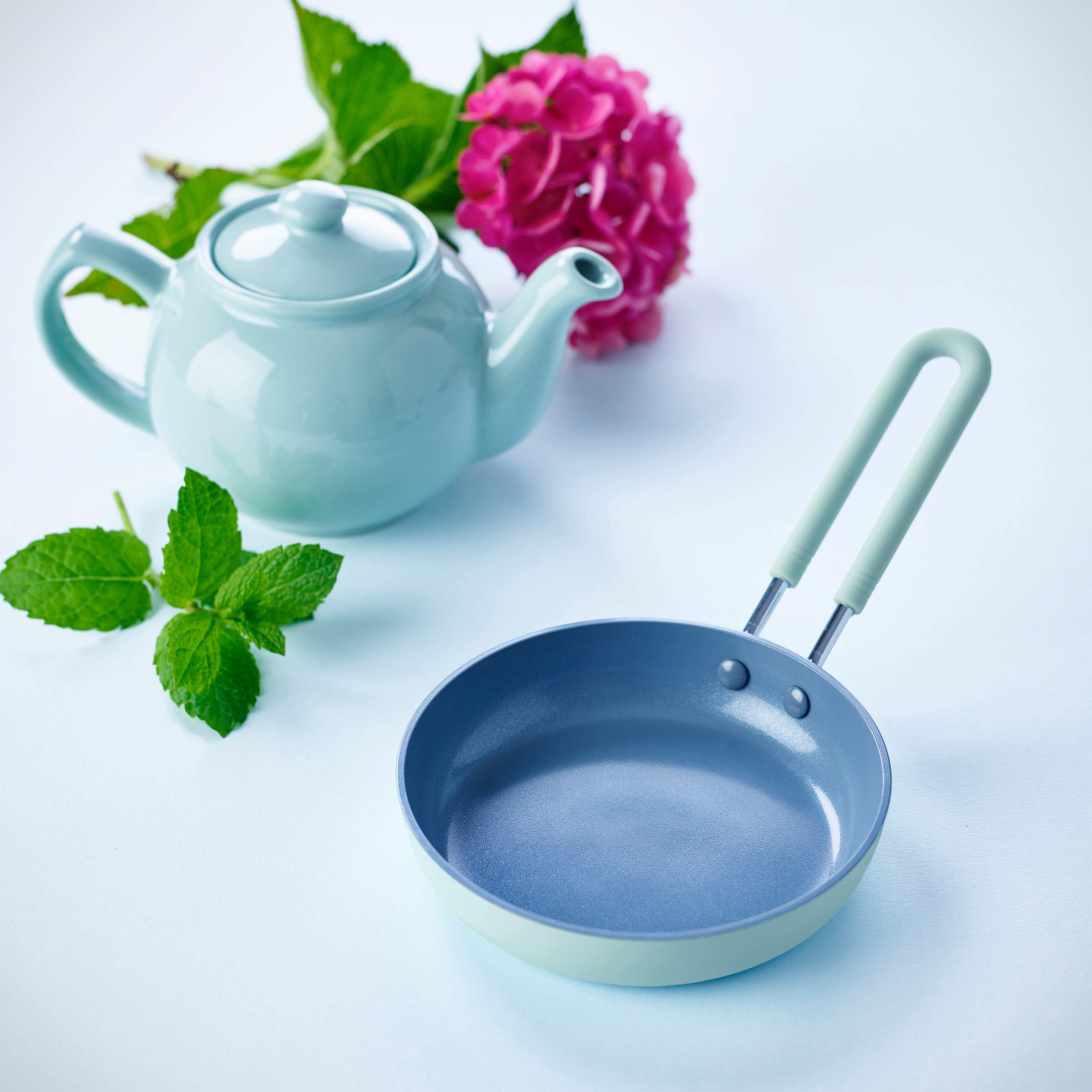 GreenPan close-up of Thermolon ceramic coating illustrating nonstick benefit