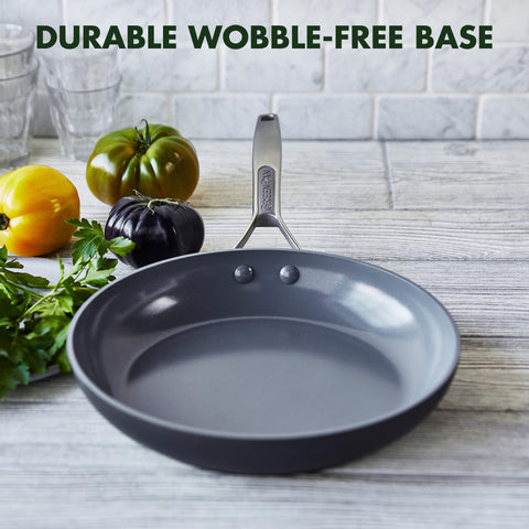 GreenPan Paris Pro base close-up illustrating hard-anodized heat distribution