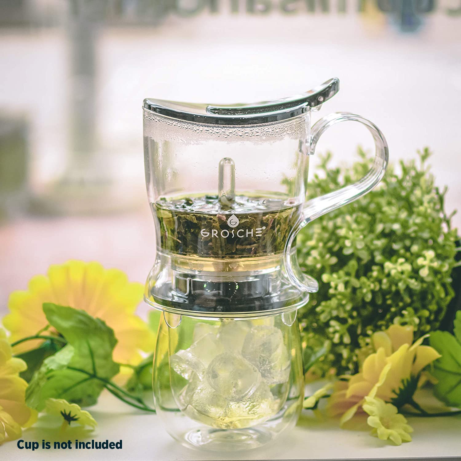 GROSCHE Aberdeen with blooming tea inside showing visual infusion benefit: attractive presentation