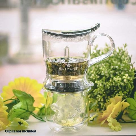 GROSCHE Aberdeen with blooming tea inside showing visual infusion benefit: attractive presentation