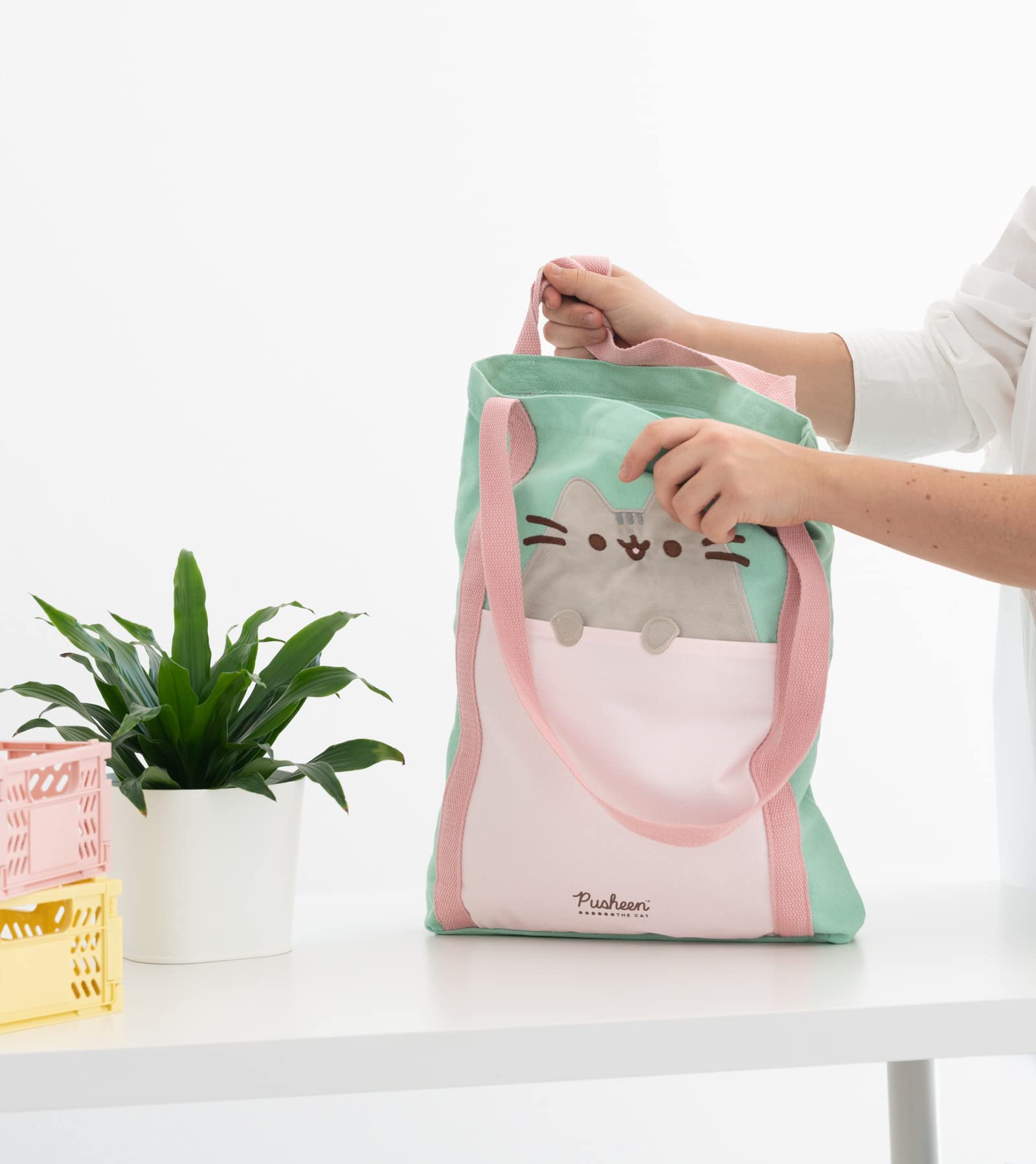 Grupo Erik Pusheen tote close-up fabric texture showing durable cotton weave