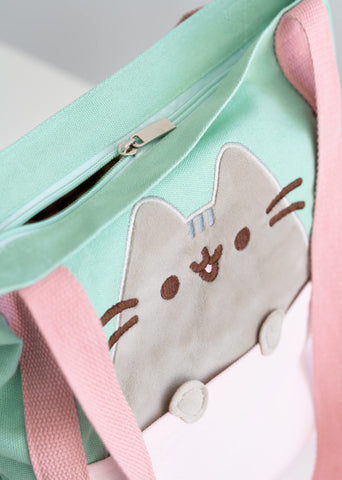 Grupo Erik Pusheen tote on a brunch table to show casual everyday use