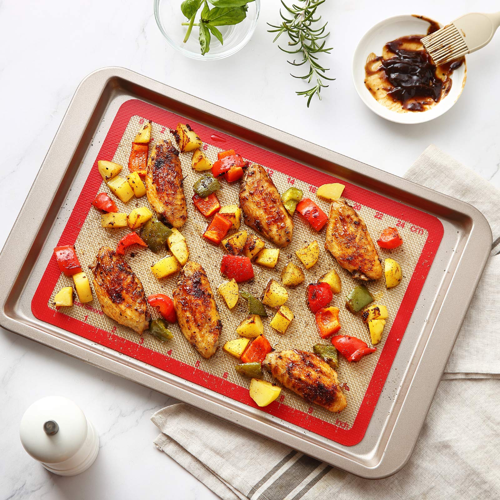 GUANCI cookie baking in oven on mat showing even browning benefit
