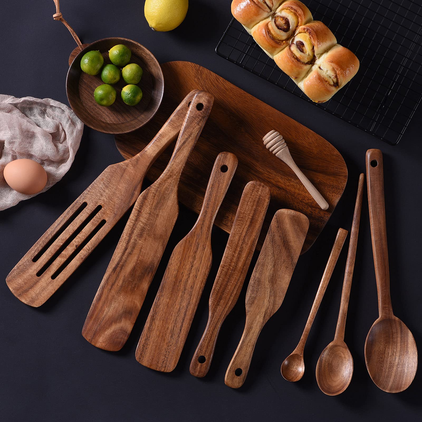 Close-up of Gudamaye teak wood grain highlighting durable, heat-resistant surface