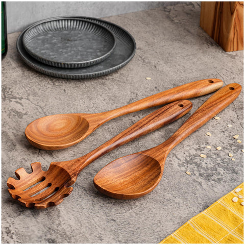 Gudamaye wooden spatula stirring soup in pot demonstrating heat-safe cooking benefit