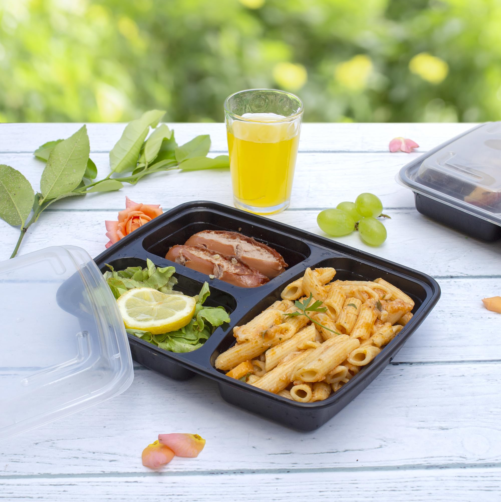 GUSTO lid close-up highlighting airtight seal and spill protection
