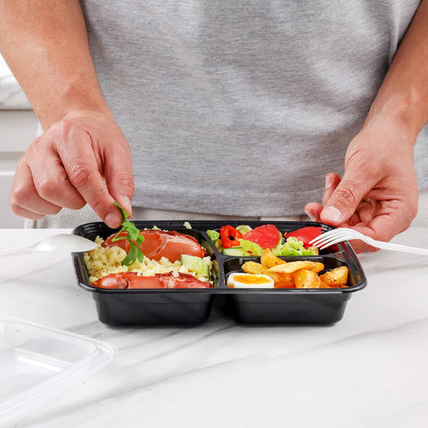GUSTO container in microwave demonstrating safe reheating