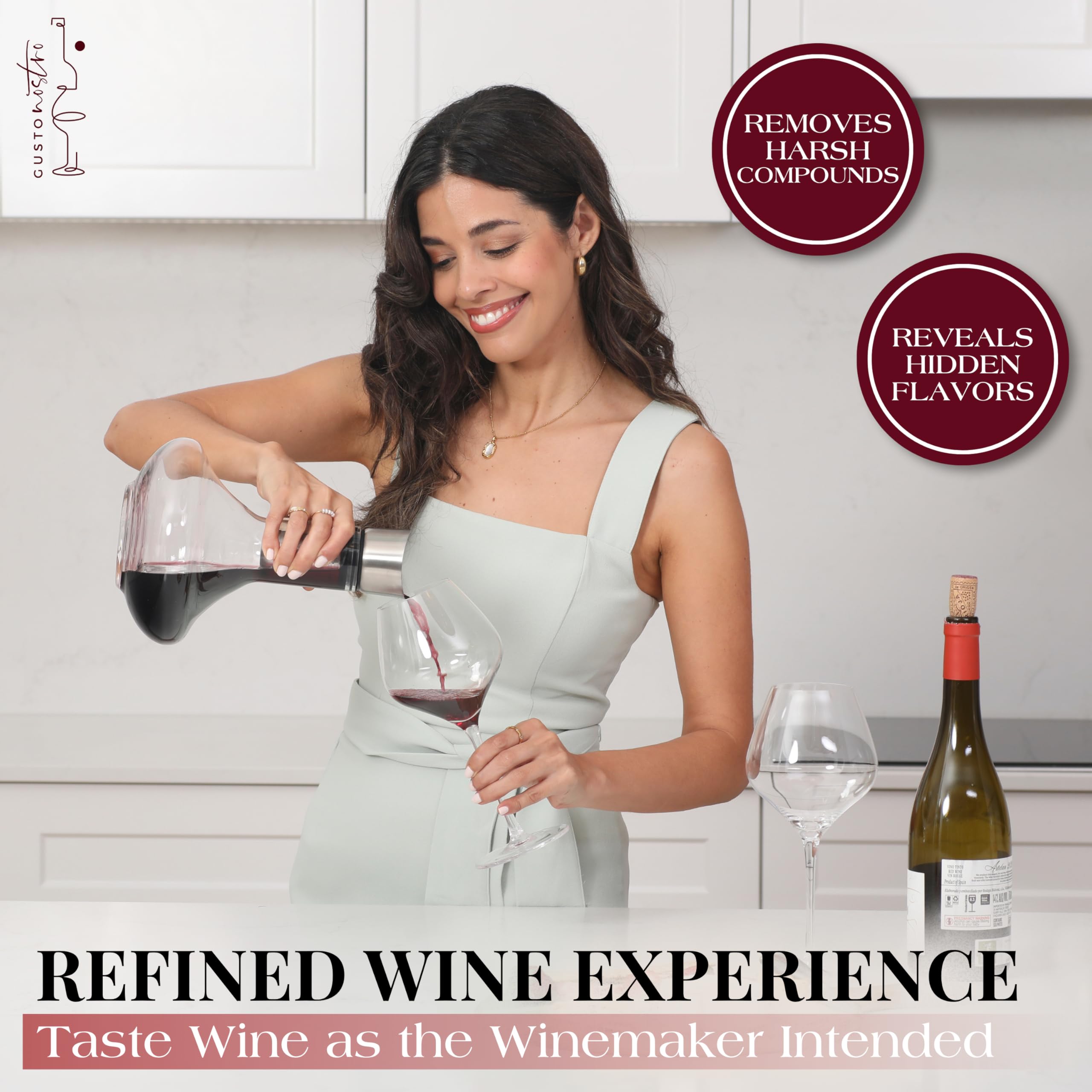 Gusto Nostro wide base detail highlighting hand-blown crystal for faster aeration