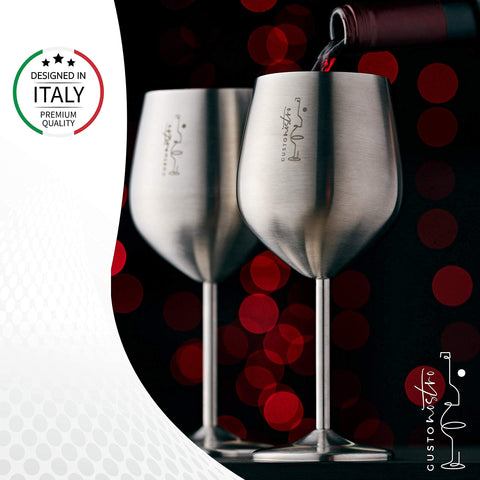 Gusto Nostro glass held in hand showing comfortable grip and stable stem