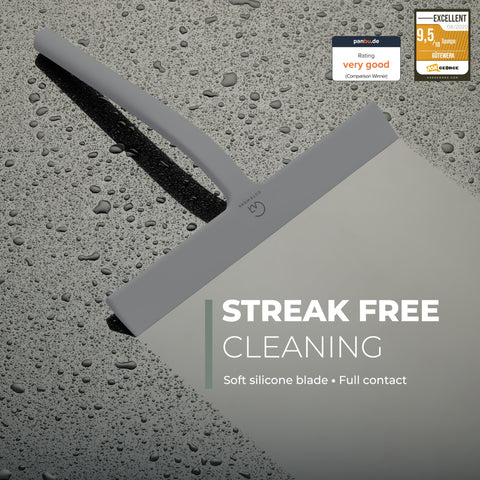 GÜTEWERK silicone blade closeup showing smooth texture for streak-free wipes