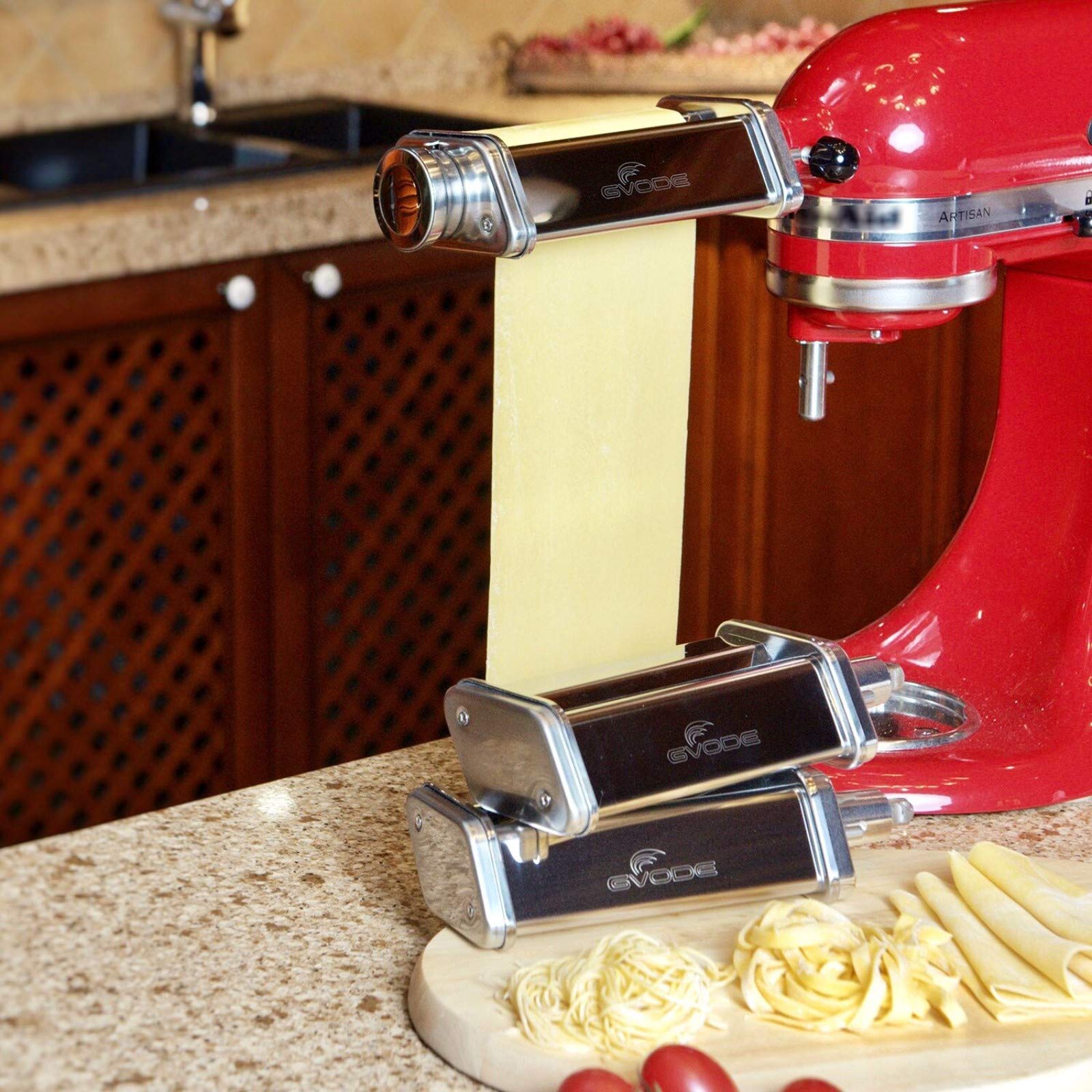 GVODE close-up of pasta roller's polished 304 stainless surface for even dough release