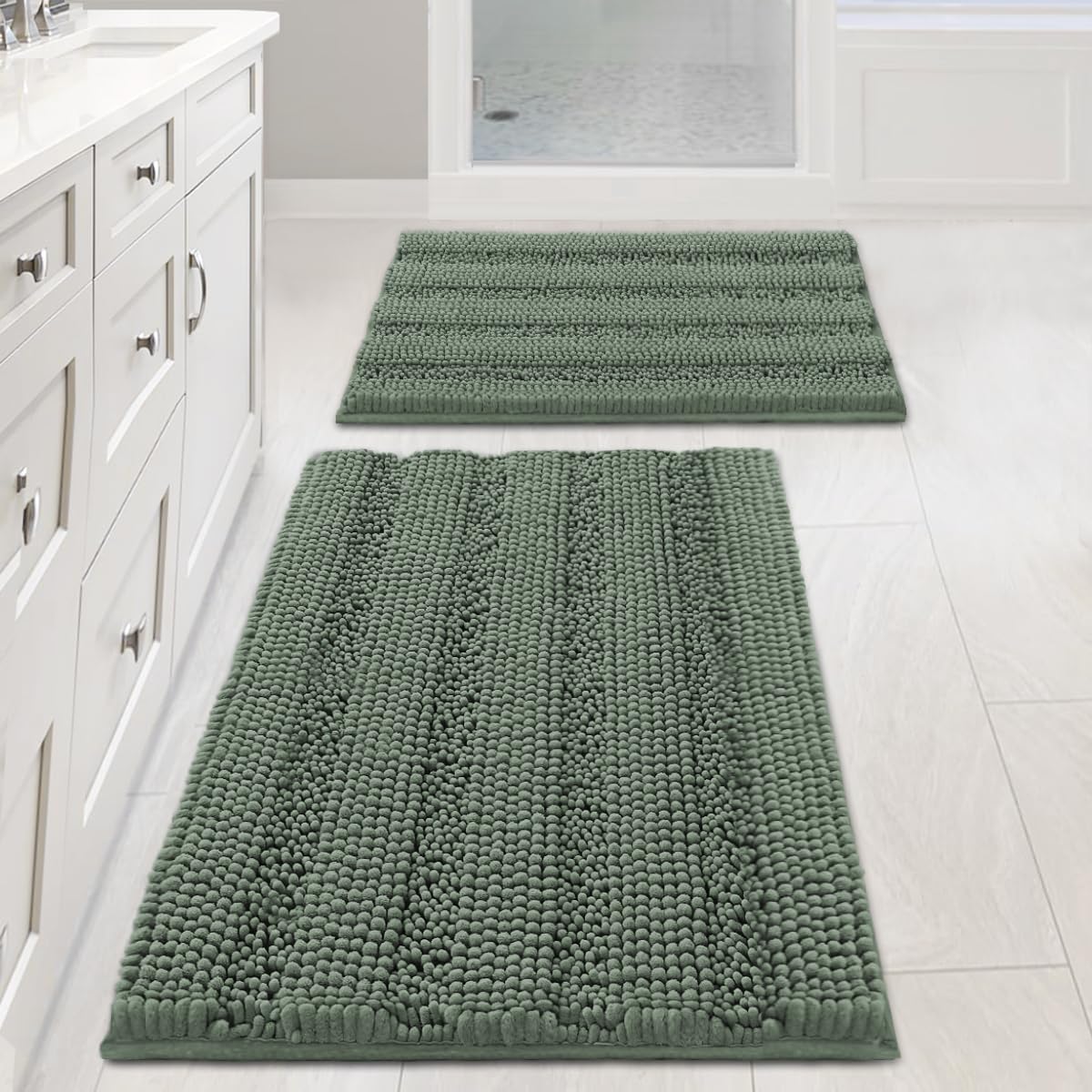 H.VERSAILTEX front view of Green Bay striped bath mat set, shows design and size benefits