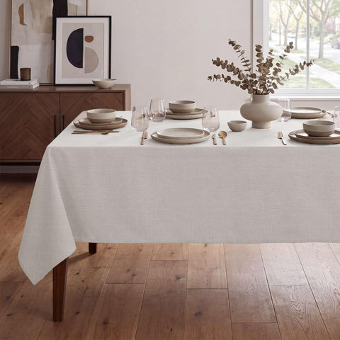 H.VERSAILTEX hemmed edge detail demonstrating reinforced seam for long-lasting durability