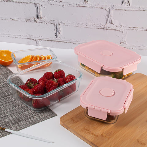 HAKEEMI lifestyle image of prepared meals on table illustrating convenient transport