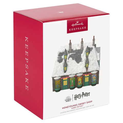 Hallmark Keepsake Honeydukes illuminated windows showing enhanced display benefit