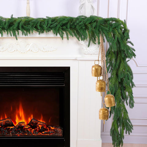 Hananona garlands as table centerpiece, creates full seasonal display