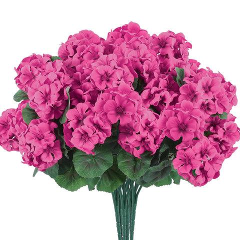Hananona geraniums used in wedding table setting for fuss-free blooms