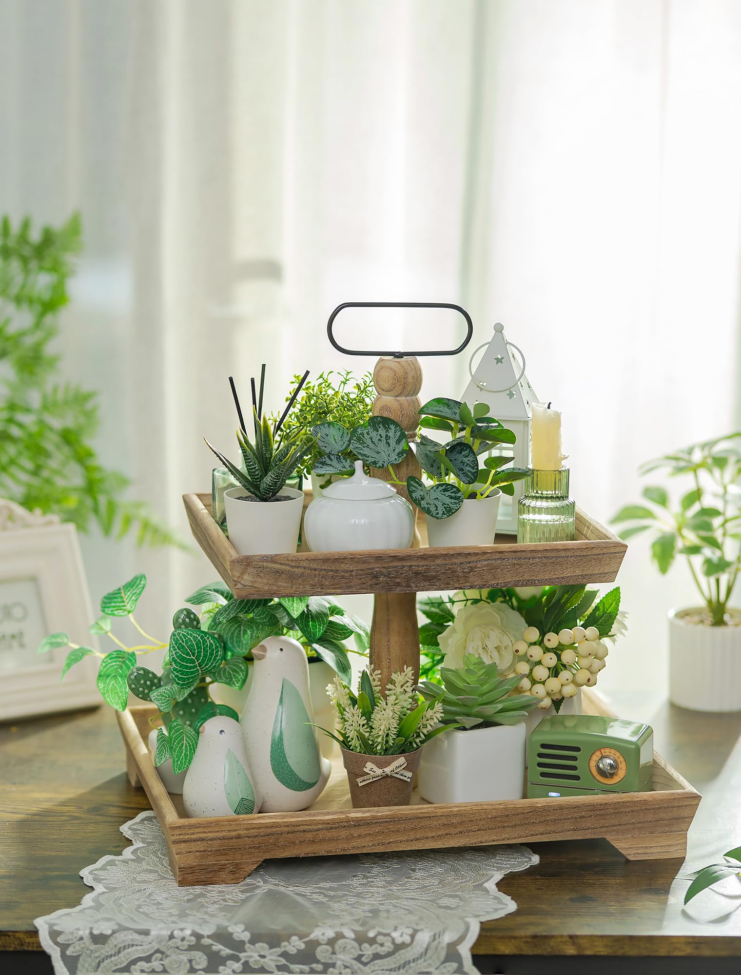 Hanobe close-up of top tray edge highlighting sturdy surface and styling ease