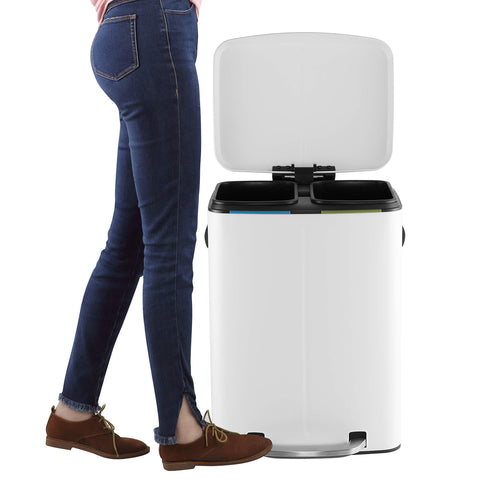 happimess removable bucket handle for easy, spill-free emptying